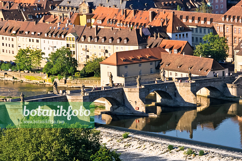 378077 - Old River Main Bridge, Würzburg, Germany