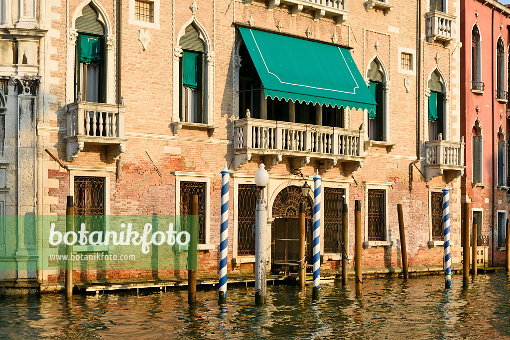 568083 - Palazzo Erizzo Nani Mocenigo, Venice, Italy