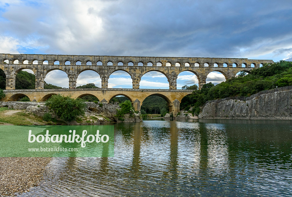 557089 - Pont du Gard, Languedoc-Roussillon, France