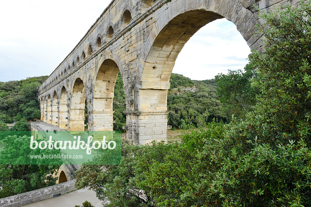 557079 - Pont du Gard, Languedoc-Roussillon, Frankreich