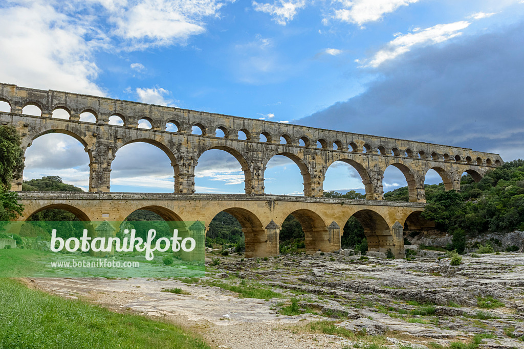 557088 - Pont du Gard, Languedoc-Roussillon, Frankreich