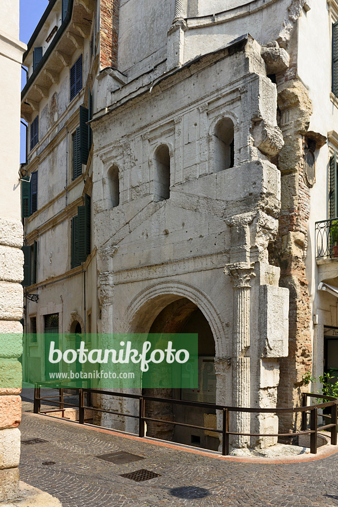 568031 - Porta Leoni, Verona, Italien