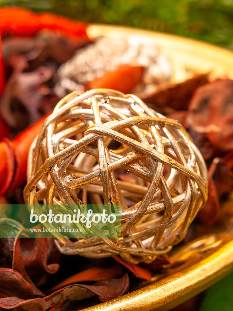 444051 - Rattan ball