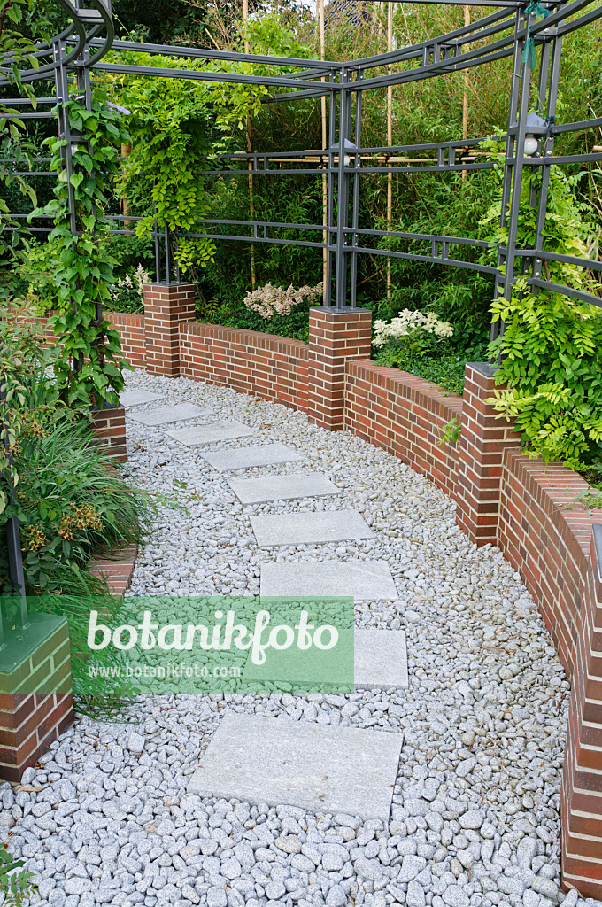 474065 - Semicircular plateau with pergola
