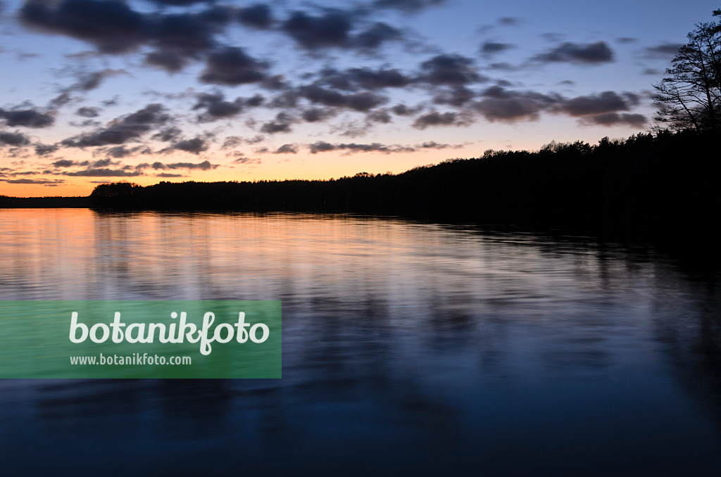 526046 - Sunset at Seddinsee, Gosener Wiesen Nature Reserve, Berlin, Germany