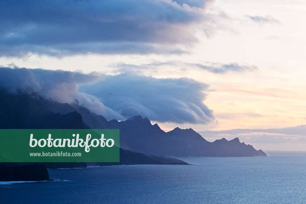 397090 - West coast in the evening, Tamadaba Nature Reserve, Gran Canaria, Spain
