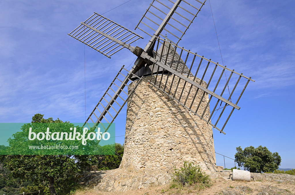 569048 - Windmill, Grimaud, France