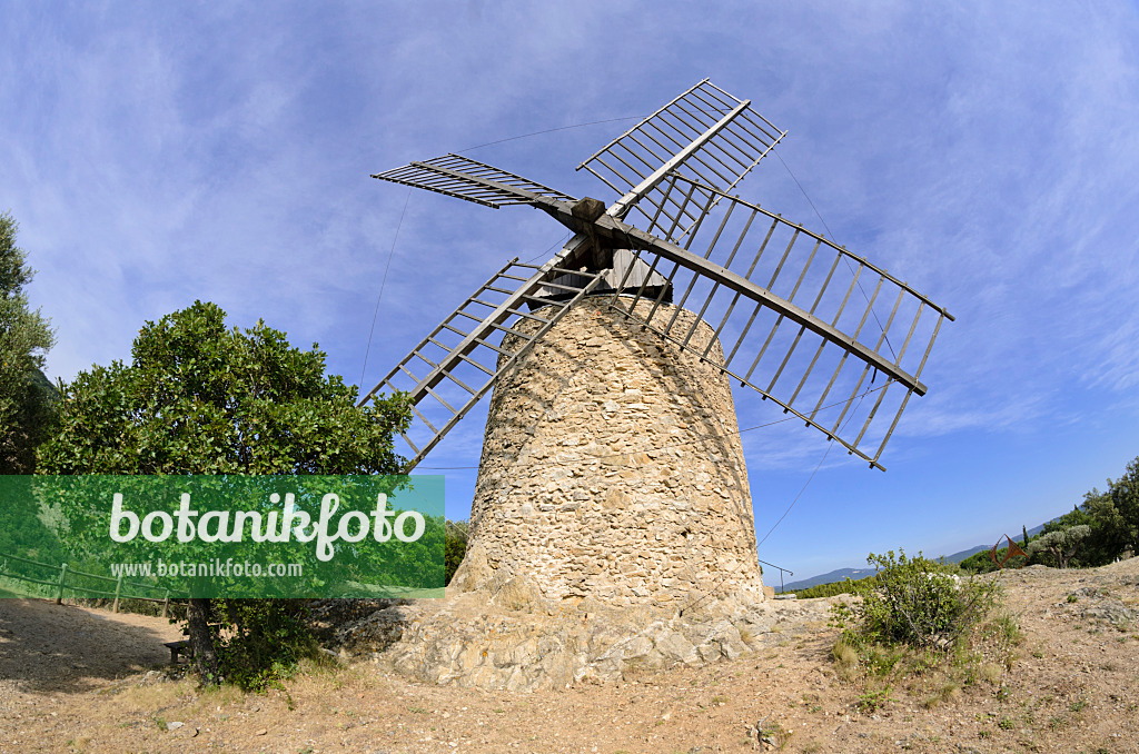 569049 - Windmill, Grimaud, France
