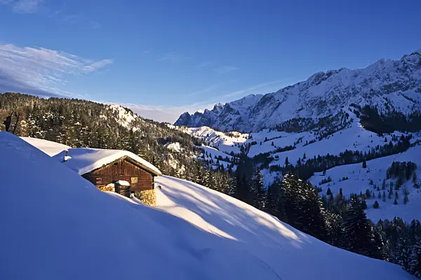 386004 - Alpine hut at Wilder Kaiser, Kaisergebirge Nature Reserve, Austria