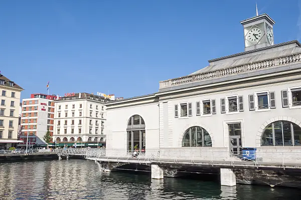 453172 - Arcade d'information on the Pont de la Machine, Geneva, Switzerland