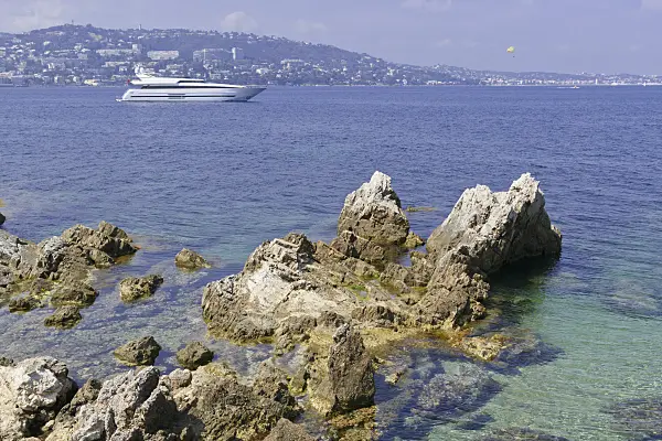 569107 - Bay with rocks, Île Sainte-Marguerite, France