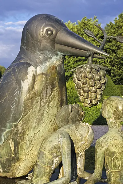 366053 - Bird Fountain, Britzer Garten, Berlin, Germany