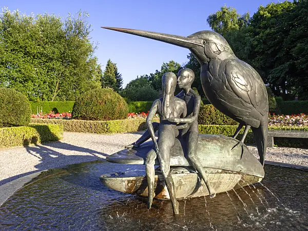 461161 - Bird Fountain, Britzer Garten, Berlin, Germany