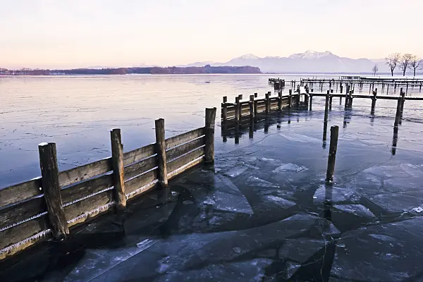 386010 - Boat harbour at Lake Chiemsee, Bavaria, Germany