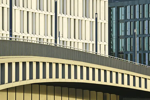 551025 - Brücke über den Humboldthafen am Hauptbahnhof, Berlin, Deutschland