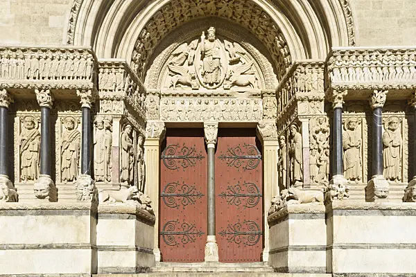 557234 - Cathédrale Saint-Trophime, Arles, Provence, France