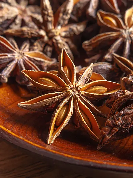 436002 - Chinese star anise (Illicium verum)