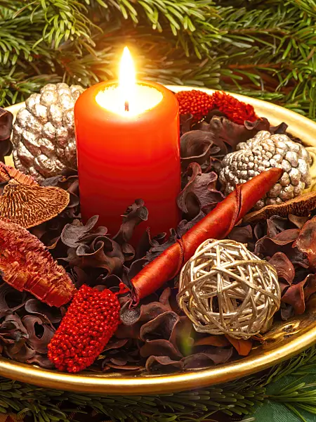 444050 - Christmas decoration with potpourri of dried plant parts