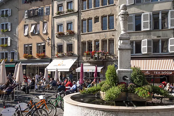 453164 - Coffeehouses at the Place du Bourg-de-Four, Geneva, Switzerland