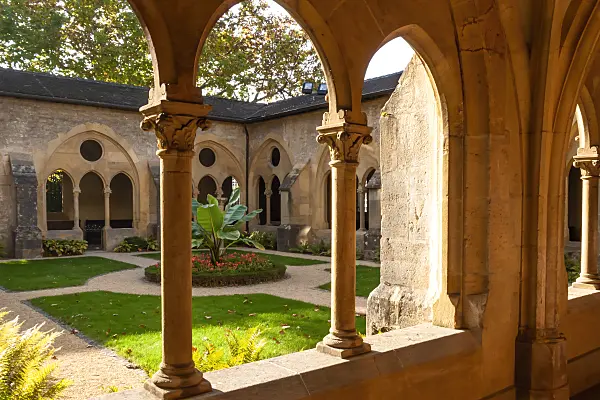 453130 - Cross-coat of the Collegiale church, Neuchâtel, Switzerland