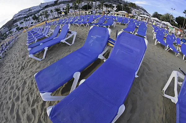 564135 - Deck chairs on the beach, Puerto Rico, Gran Canaria, Spain