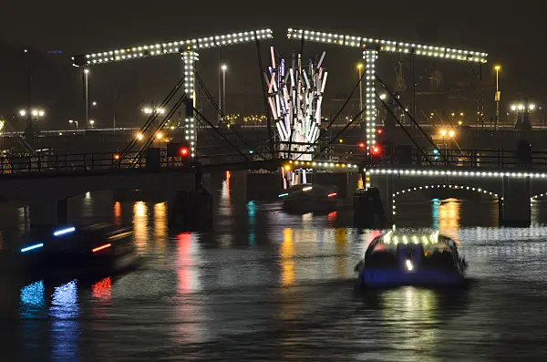 564016 - Drawbridge at night, Amsterdam, Netherlands