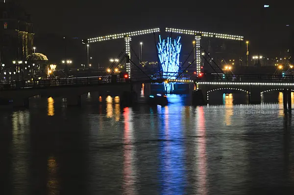 564017 - Drawbridge at night, Amsterdam, Netherlands