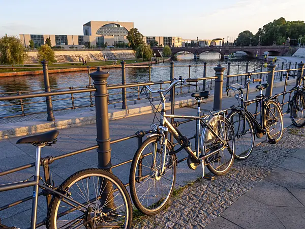 451027 - Federal Chancellery at Spree River, Berlin, Germany