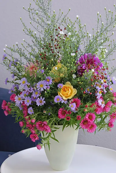 518017 - Flower bouquet with asters and roses