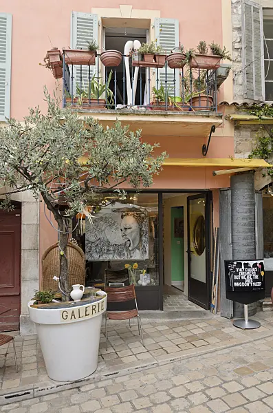 569087 - Gallery at the Place du Peyra, Vence, France