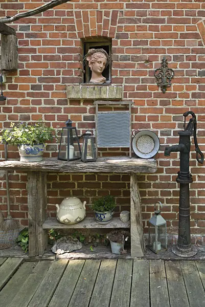 558288 - Garden decoration