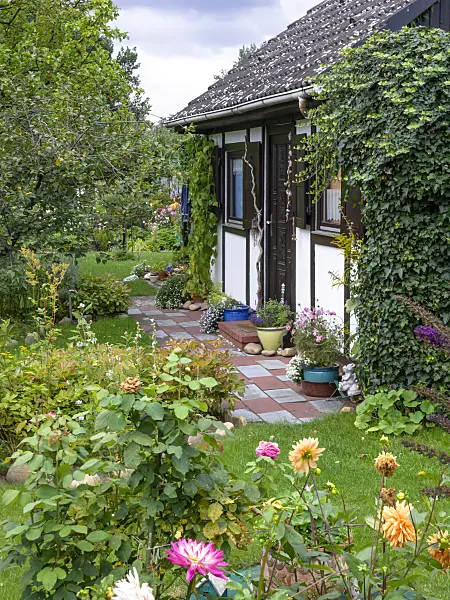 490003 - Garden house in an allotment garden