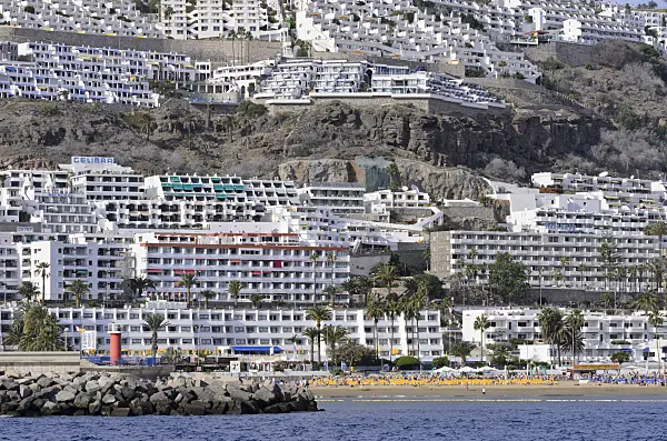 564103 - Hillside with hotels and holiday villages, Puerto Rico, Gran Canaria, Spain