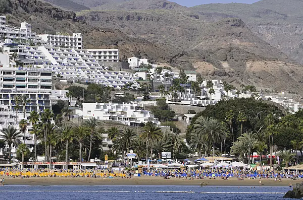 564105 - Hillside with hotels and holiday villages, Puerto Rico, Gran Canaria, Spain