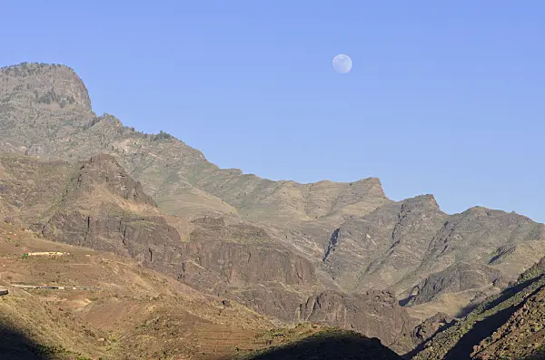 564087 - Mountain landscape with full moon, Gran Canaria, Spain
