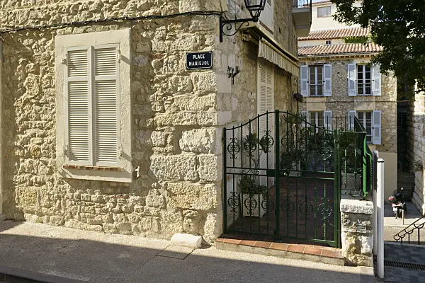 569074 - Old town house, Antibes, France