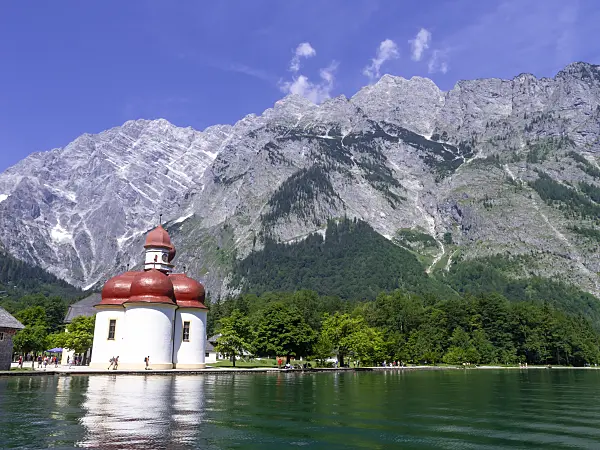 439129 - Pilgrimage church St. Bartholomew with Mount Watzmann (2713 m) and Lake Königssee, Berchtesgaden National Park, Germany