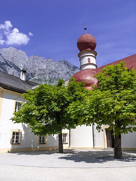 439132 - Pilgrimage church St. Bartholomew with Mount Watzmann (2713 m), Berchtesgaden National Park, Germany