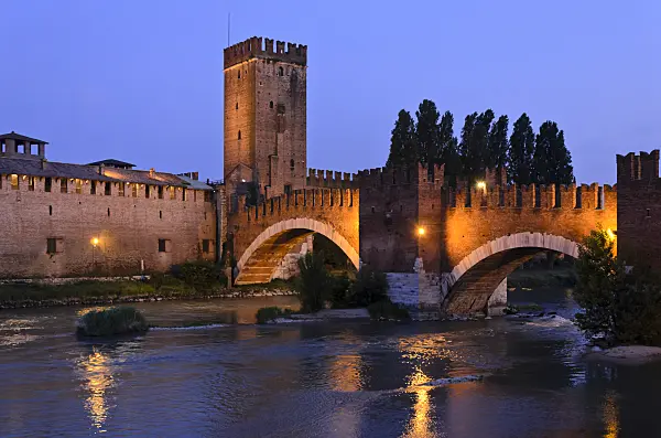 568061 - Ponte Scaligero and Castelvecchio, Verona, Italy