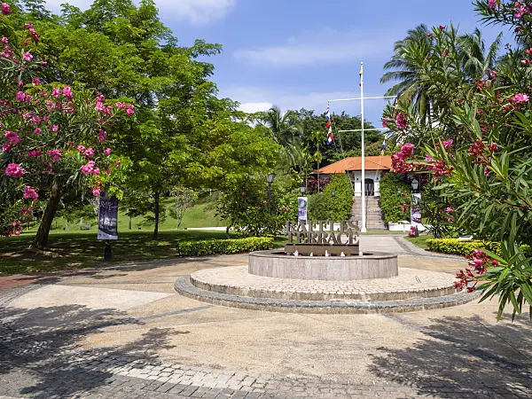 434263 - Raffles Terrace, Fort Canning Park, Singapore