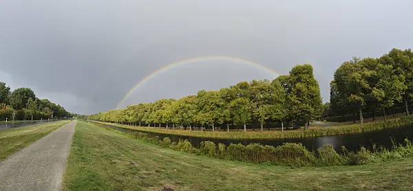 561003 - Rainbow above Großer Garten, Hanover, Germany