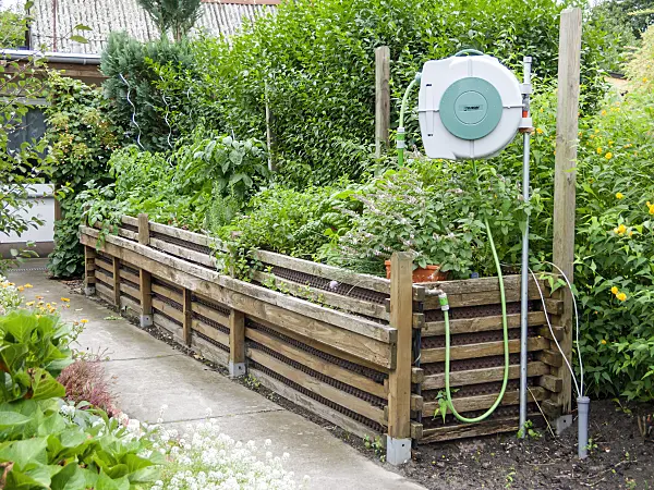 524219 - Raised bed with water hose and hose reel