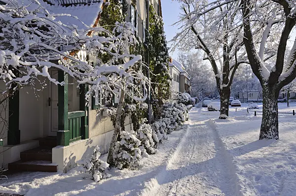 468001 - Residential area in winter, Berlin, Germany