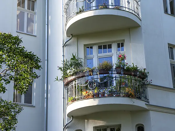 451008 - Residential building with balcony, Potsdam, Germany