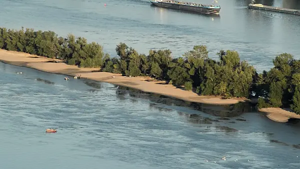 511180 - Rhein und Naturschutzgebiet Rüdesheimer Aue bei Rüdesheim am Rhein, Oberes Mittelrheintal, Deutschland