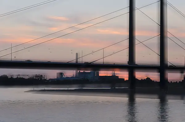 560035 - Rheinkniebrücke, Düsseldorf, Allemagne