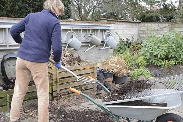 554027 - Screening compost