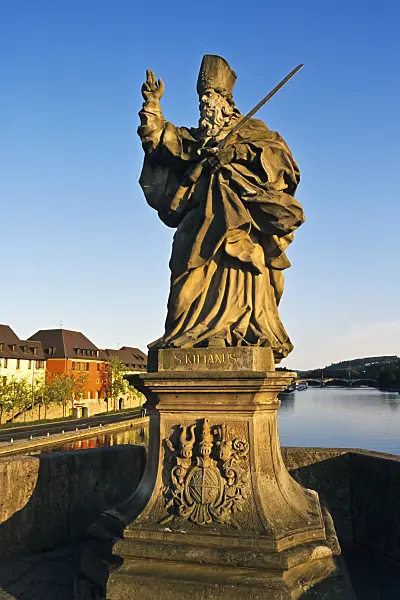 378082 - Sculpture on the Old River Main Bridge, Würzburg, Germany