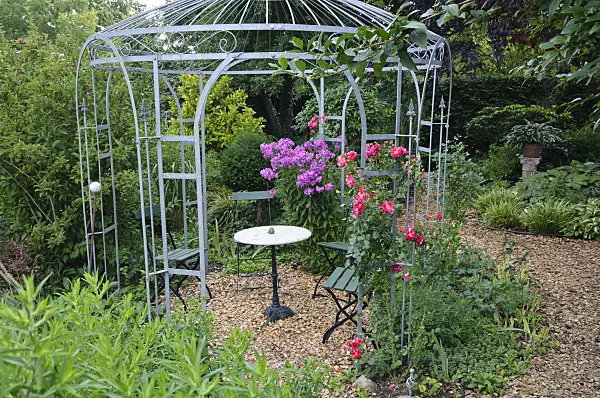 474440 - Seating area in a garden pavilion