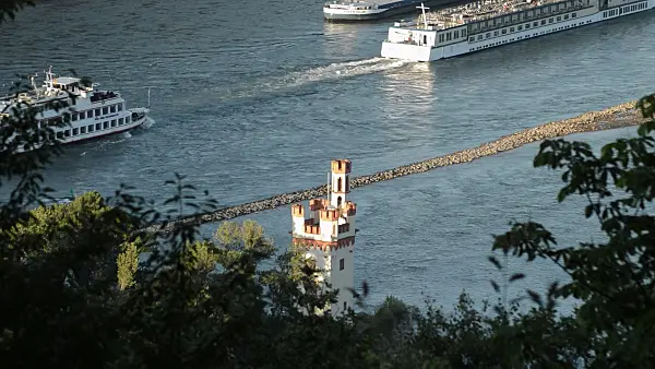 511158 - Ships on the Rhine at the Mouse Tower near Bingen, Upper Middle Rhine Valley, Germany